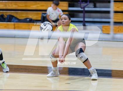 Thumbnail 3 in Fort Wayne Snider vs. Wapahani (Leo Invite) photogallery.