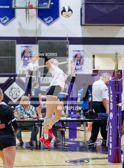 Thumbnail 3 in Fort Wayne Snider vs. Wapahani (Leo Invite) photogallery.