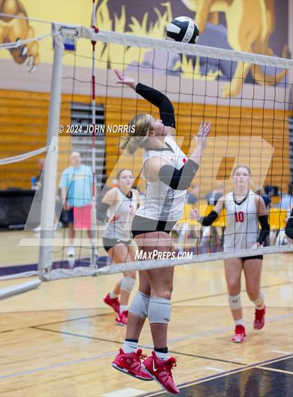 Thumbnail 3 in Fort Wayne Snider vs. Wapahani (Leo Invite) photogallery.
