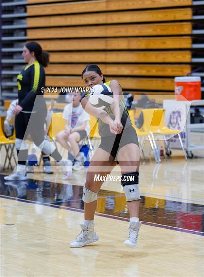 Thumbnail 2 in Fort Wayne Snider vs. Wapahani (Leo Invite) photogallery.