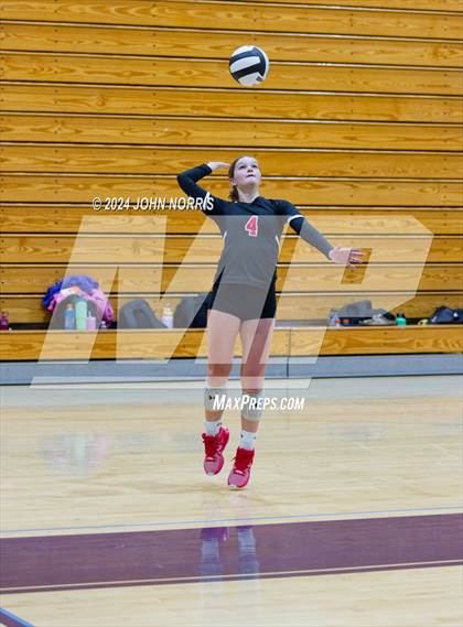 Thumbnail 3 in Fort Wayne Snider vs. Wapahani (Leo Invite) photogallery.