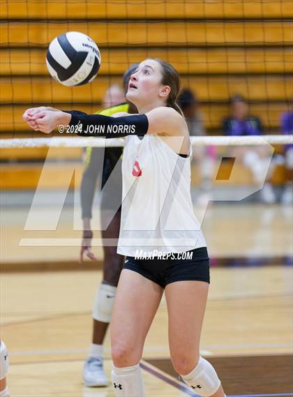 Thumbnail 2 in Fort Wayne Snider vs. Wapahani (Leo Invite) photogallery.