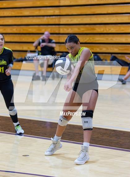 Thumbnail 1 in Fort Wayne Snider vs. Wapahani (Leo Invite) photogallery.