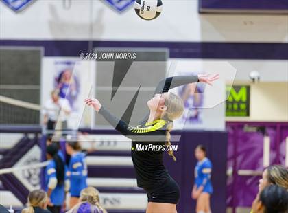 Thumbnail 1 in Fort Wayne Snider vs. Wapahani (Leo Invite) photogallery.