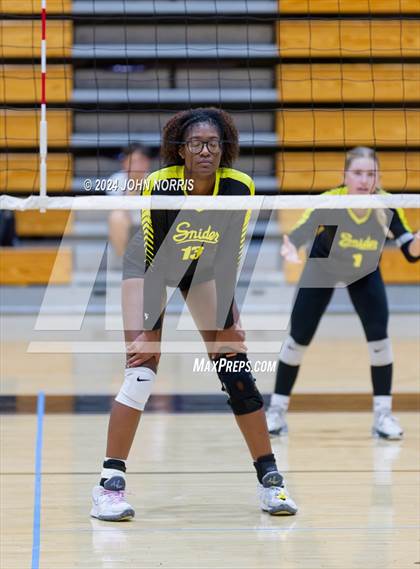 Thumbnail 1 in Fort Wayne Snider vs. Wapahani (Leo Invite) photogallery.