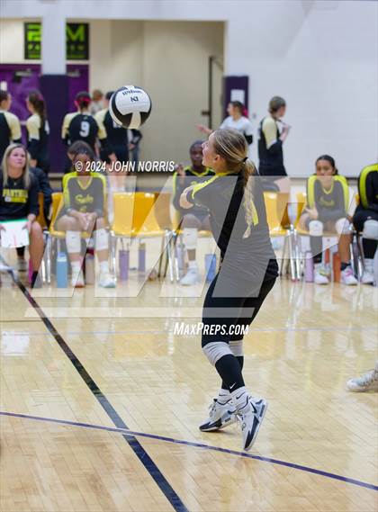 Thumbnail 2 in Fort Wayne Snider vs. Wapahani (Leo Invite) photogallery.