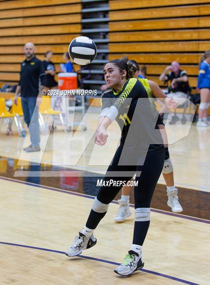 Thumbnail 3 in Fort Wayne Snider vs. Wapahani (Leo Invite) photogallery.