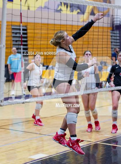 Thumbnail 1 in Fort Wayne Snider vs. Wapahani (Leo Invite) photogallery.