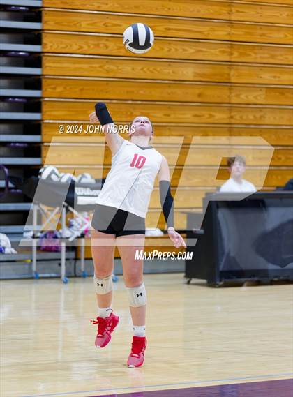 Thumbnail 1 in Fort Wayne Snider vs. Wapahani (Leo Invite) photogallery.