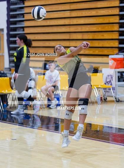 Thumbnail 3 in Fort Wayne Snider vs. Wapahani (Leo Invite) photogallery.