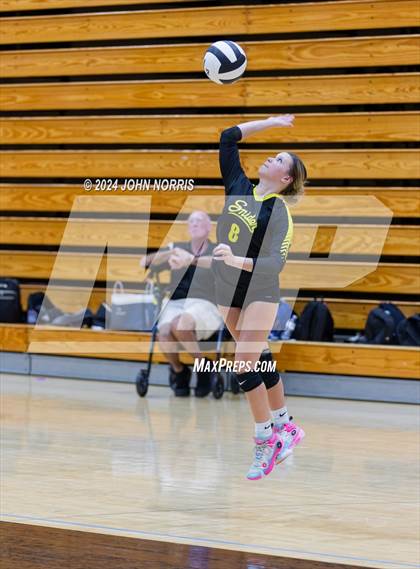 Thumbnail 3 in Fort Wayne Snider vs. Wapahani (Leo Invite) photogallery.