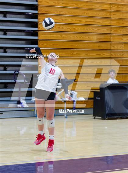 Thumbnail 3 in Fort Wayne Snider vs. Wapahani (Leo Invite) photogallery.