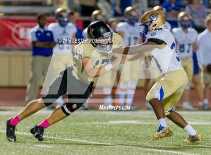 Thumbnail 2 in Alamo Heights vs Seguin photogallery.