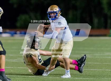 Thumbnail 3 in Alamo Heights vs Seguin photogallery.