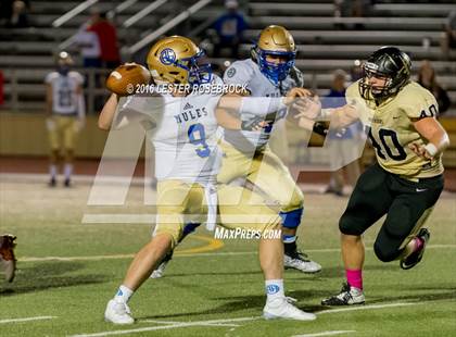 Thumbnail 2 in Alamo Heights vs Seguin photogallery.