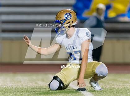 Thumbnail 3 in Alamo Heights vs Seguin photogallery.