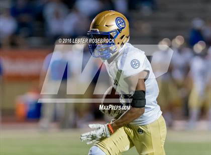 Thumbnail 3 in Alamo Heights vs Seguin photogallery.