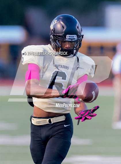 Thumbnail 3 in Alamo Heights vs Seguin photogallery.