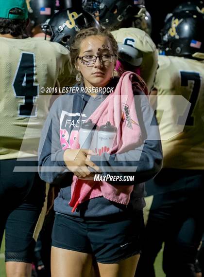 Thumbnail 2 in Alamo Heights vs Seguin photogallery.