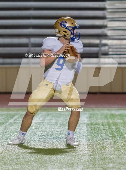 Thumbnail 2 in Alamo Heights vs Seguin photogallery.