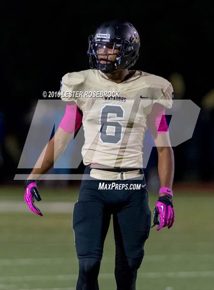 Thumbnail 3 in Alamo Heights vs Seguin photogallery.