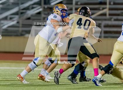 Thumbnail 3 in Alamo Heights vs Seguin photogallery.