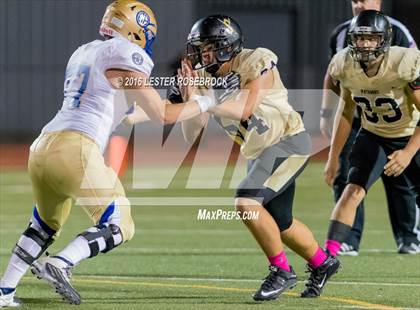Thumbnail 1 in Alamo Heights vs Seguin photogallery.
