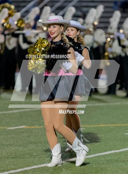Thumbnail 2 in Alamo Heights vs Seguin photogallery.