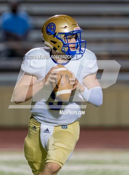 Thumbnail 2 in Alamo Heights vs Seguin photogallery.