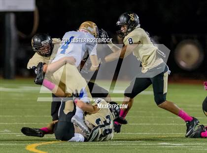 Thumbnail 2 in Alamo Heights vs Seguin photogallery.