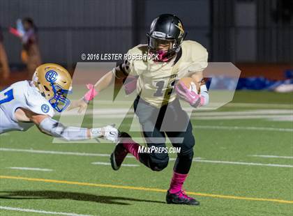 Thumbnail 3 in Alamo Heights vs Seguin photogallery.