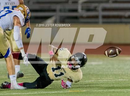 Thumbnail 3 in Alamo Heights vs Seguin photogallery.