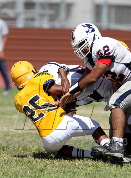 Thumbnail 3 in Maranatha vs. Firebaugh photogallery.