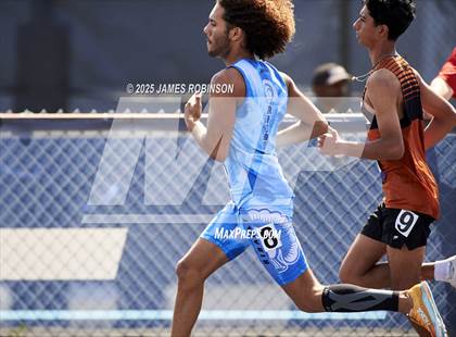 Thumbnail 2 in Bob Hayes Invitational (1600m) photogallery.