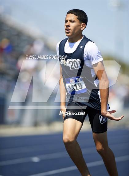 Thumbnail 2 in Bob Hayes Invitational (1600m) photogallery.
