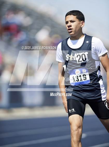 Thumbnail 2 in Bob Hayes Invitational (1600m) photogallery.
