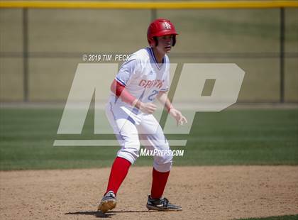 Thumbnail 2 in Yorba Linda vs. Los Alamitos photogallery.