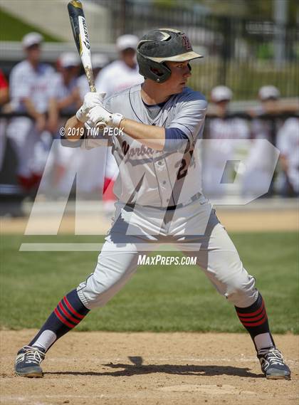 Thumbnail 2 in Yorba Linda vs. Los Alamitos photogallery.