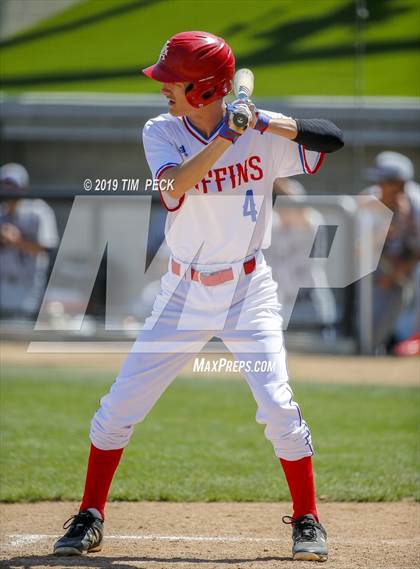 Thumbnail 2 in Yorba Linda vs. Los Alamitos photogallery.
