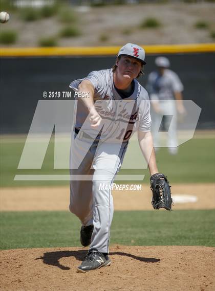 Thumbnail 3 in Yorba Linda vs. Los Alamitos photogallery.