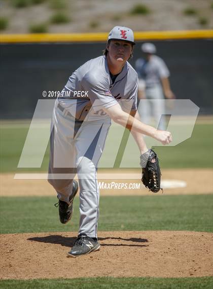 Thumbnail 1 in Yorba Linda vs. Los Alamitos photogallery.