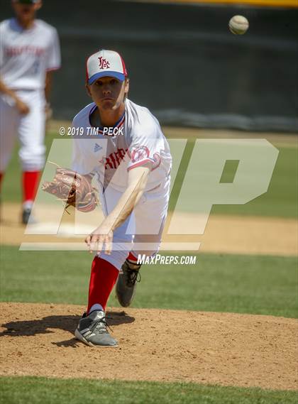 Thumbnail 2 in Yorba Linda vs. Los Alamitos photogallery.