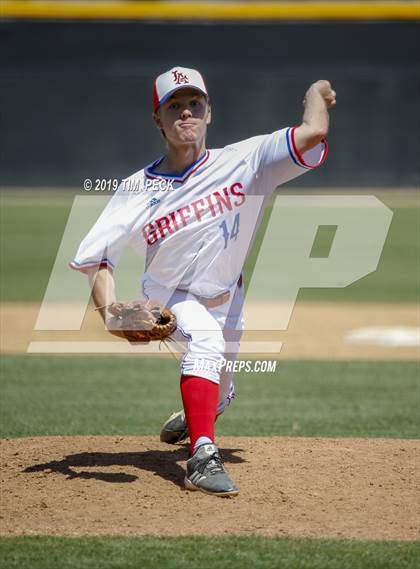 Thumbnail 3 in Yorba Linda vs. Los Alamitos photogallery.