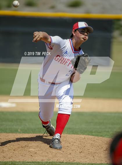Thumbnail 3 in Yorba Linda vs. Los Alamitos photogallery.