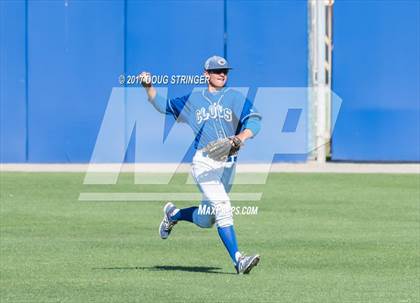 Thumbnail 3 in  Clovis vs. Tulare Western (CIF CS Div 1 Quarterfinal) photogallery.