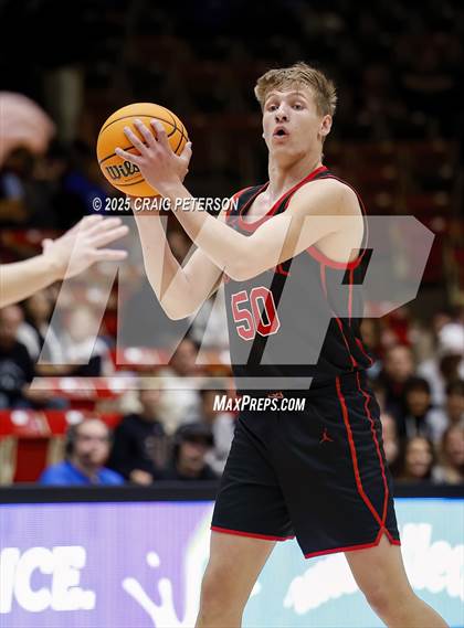 Thumbnail 3 in Hurricane vs. Ridgeline (UHSAA 4A Quarterfinal) photogallery.