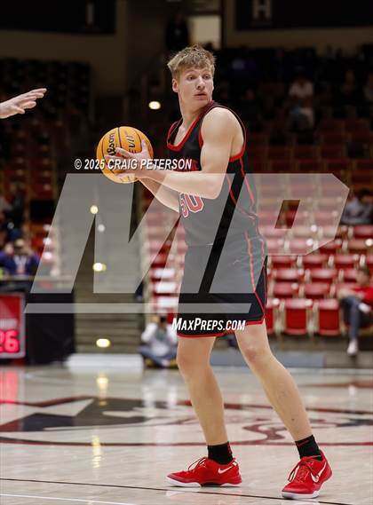 Thumbnail 1 in Hurricane vs. Ridgeline (UHSAA 4A Quarterfinal) photogallery.