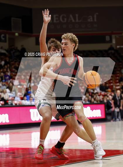 Thumbnail 1 in Hurricane vs. Ridgeline (UHSAA 4A Quarterfinal) photogallery.