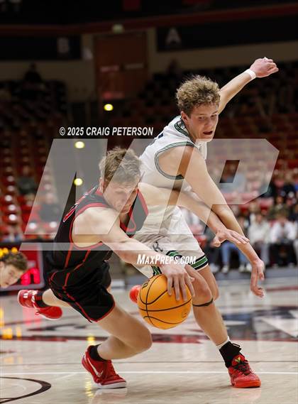 Thumbnail 1 in Hurricane vs. Ridgeline (UHSAA 4A Quarterfinal) photogallery.