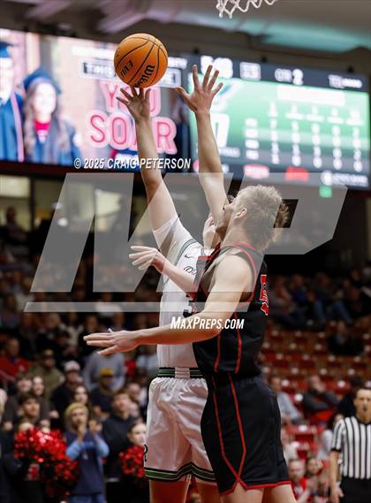 Thumbnail 2 in Hurricane vs. Ridgeline (UHSAA 4A Quarterfinal) photogallery.